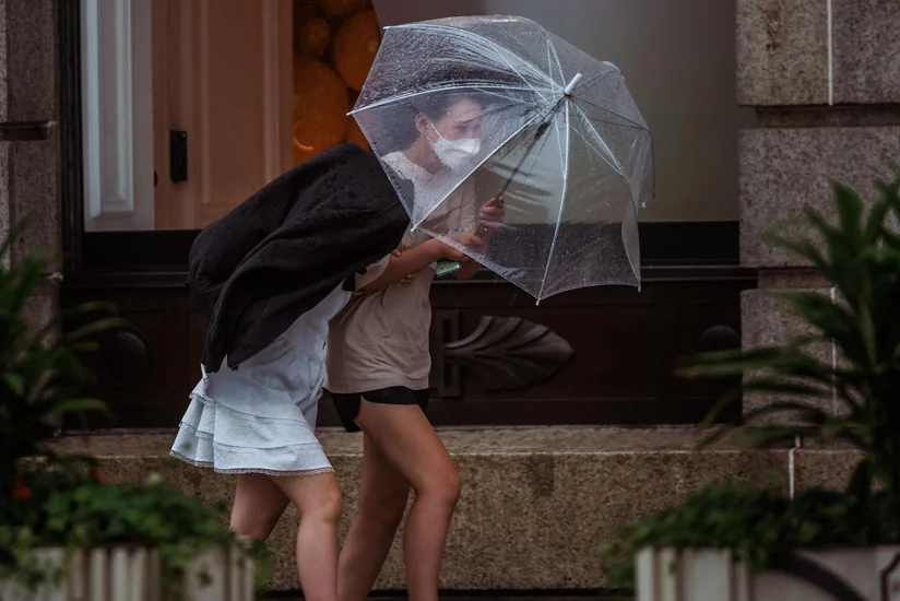 В Японии из-за последствий тайфуна погибли два человека