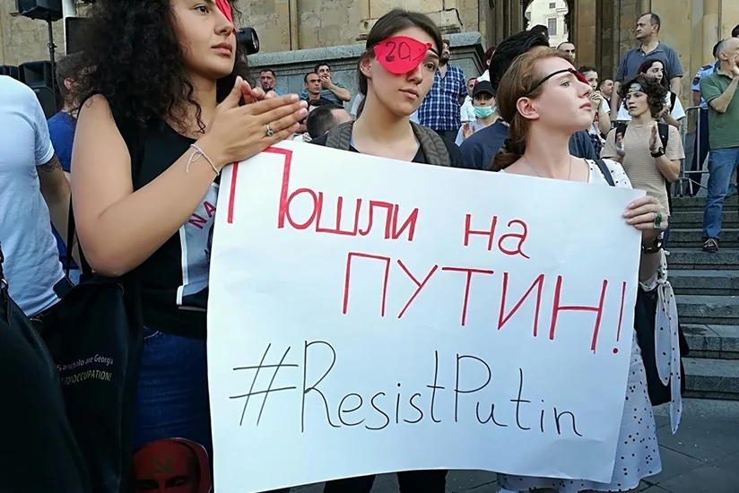 В Грузии требуют отставки министра внутренних дел