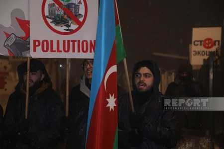 На дороге Ханкенди-Лачын продолжается акция протеста экоактивистов