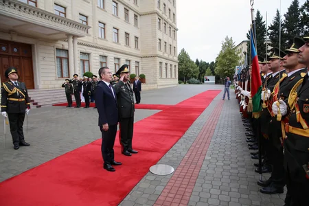 Azərbaycan və Türkiyə müdafiə nazirlərinin görüşü olub - VİDEO