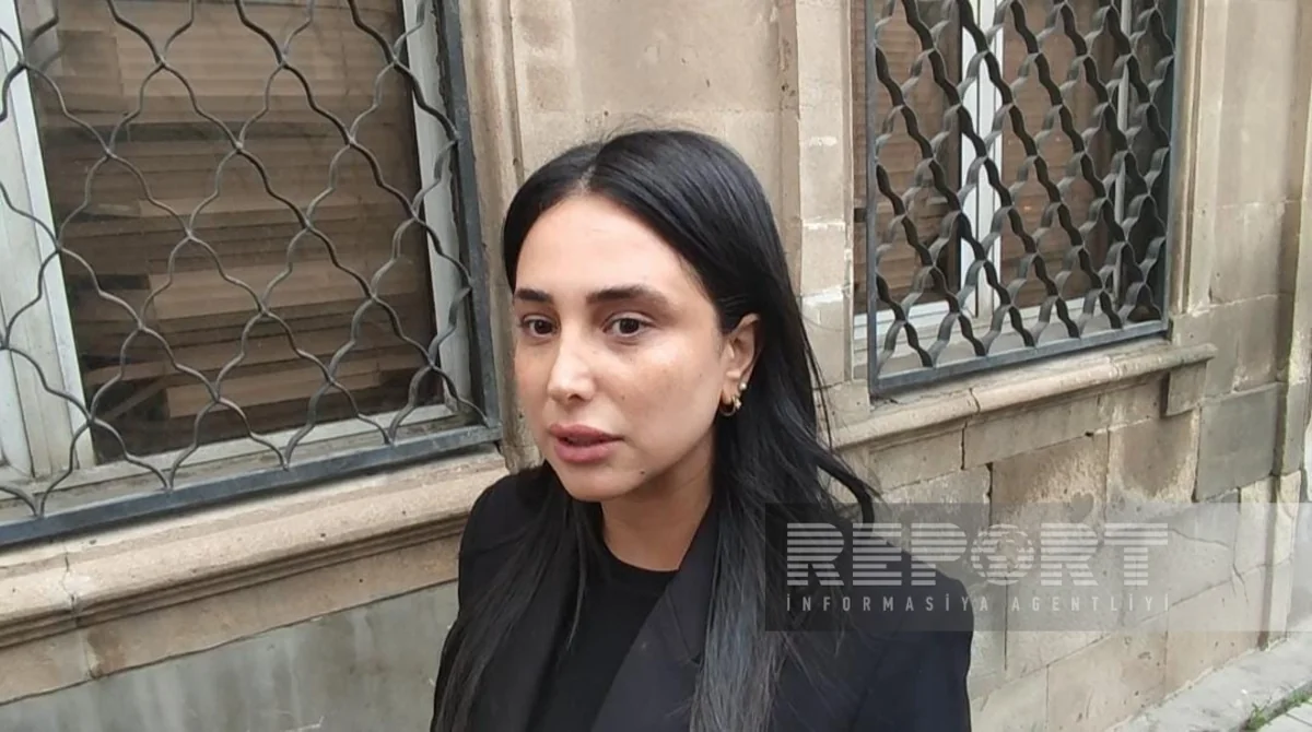 Tanınmış modelyer məhkəmədən atasının qatillərinə ən ağır cəza verilməsini istəyib