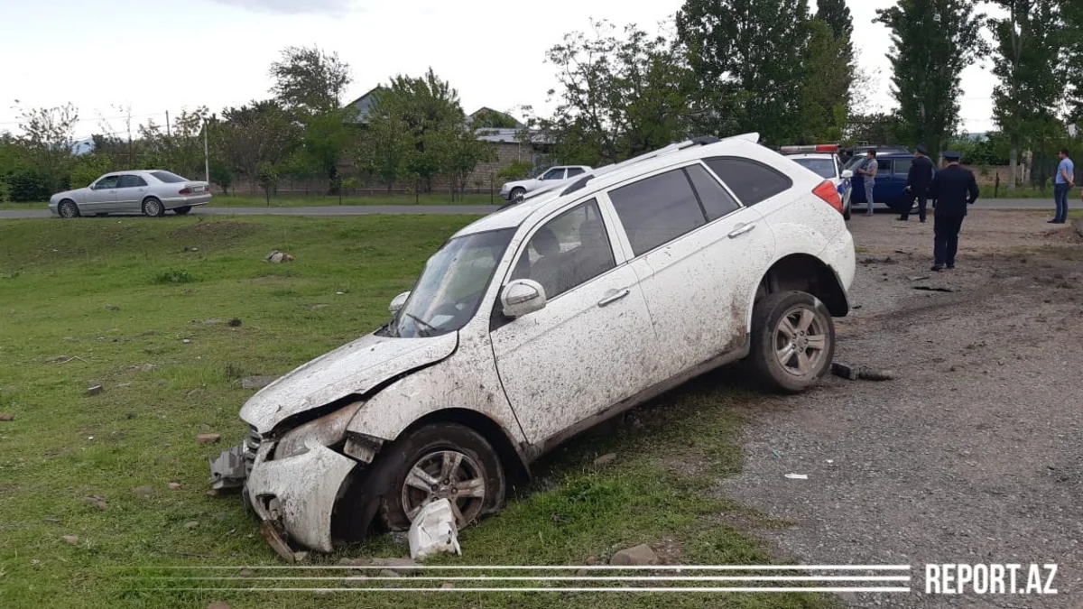 Oğuzda avtomobil aşıb, xəsarət alanlar var