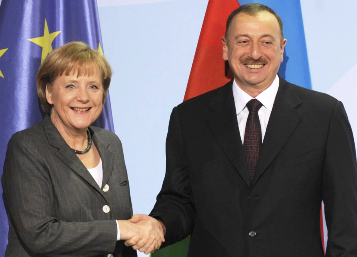 Prezident İlham Əliyev Angela Merkelə təbrik ünvanlayıb