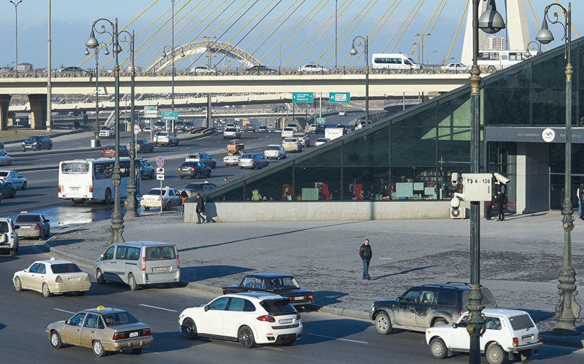 “Koroğlu” metrostansiyası istiqamətində təmirlə əlaqədar avtobusların dayanacağında dəyişiklik edilib