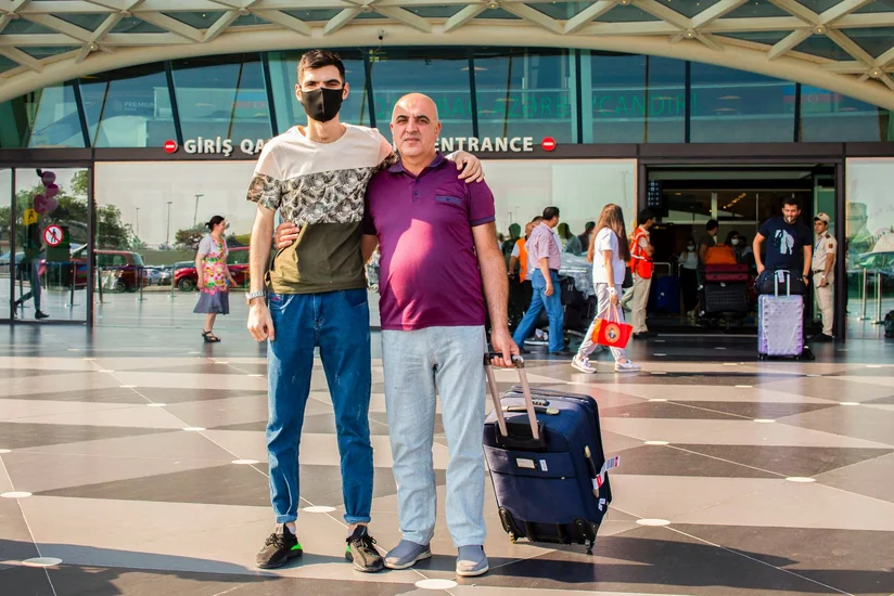 Türkiyəyə göndərilən daha 3 qazimiz sağalaraq Vətənə geri dönüb