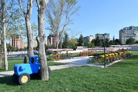 President, First Lady attend opening of new park in Baku