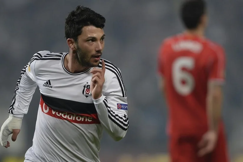 Fənərbağça futbolçusu ilə vidalaşdı