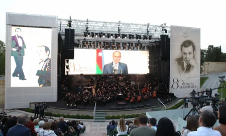 Президент Ильхам Алиев и первая леди Мехрибан Алиева приняли участие на вечере памяти Муслима Магомаева