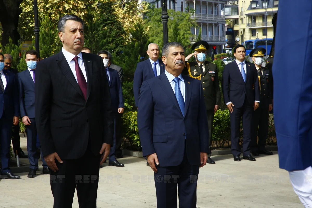 Zakir Həsənov Gürcüstanda Heydər Əliyevin büstünü ziyarət edib