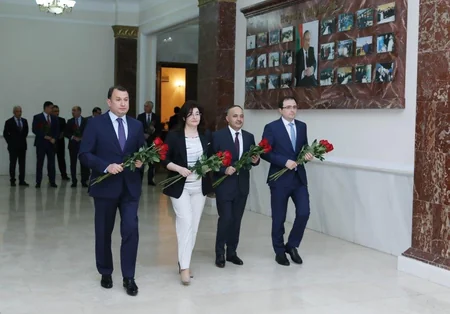 İqtisadiyyat Nazirliyində ümummilli liderin anadan olmasının 96-cı ildönümünə həsr olunmuş tədbir keçirilib