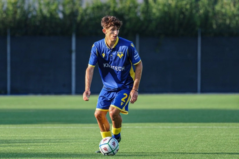 Cərəyan vuran futbolçu komadan ayıldı
