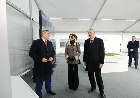 Prezident İlham Əliyev MİDA-nın Hövsan yaşayış kompleksində ilk binanın təməlqoyma mərasimində iştirak edib - YENİLƏNİB