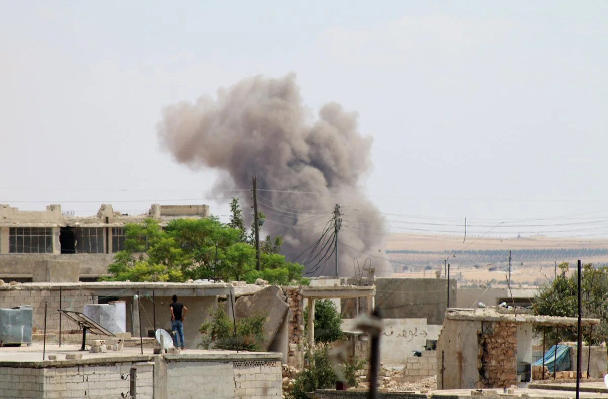 Suriyanın İdlib əyalətində məktəb bombalanıb, 17 nəfər yaralanıb