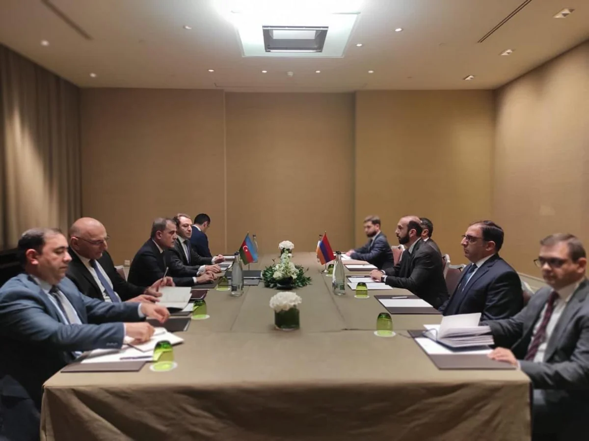 Cenevrədə Ceyhun Bayramovla Ararat Mirzoyan arasında görüş keçirilib