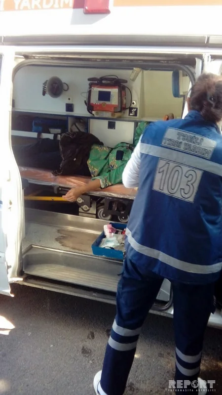 Bakıda iki marşrut avtobusu toqquşub, xəsarət alanlar var - FOTO