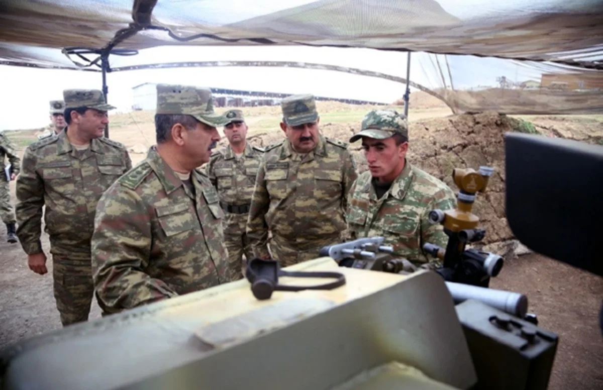 Azerbaijani Defence Minister checks combat readiness of artillerymen in front zone