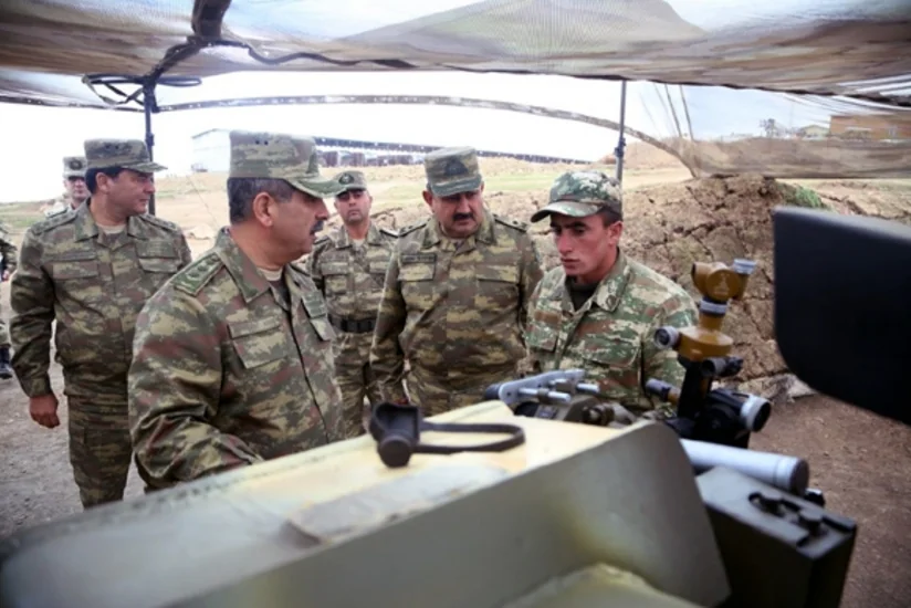 Azerbaijani Defence Minister checks combat readiness of artillerymen in front zone