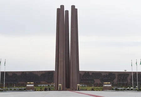 President Ilham Aliyev visits memorial complex People's memory’ in Ashgabat