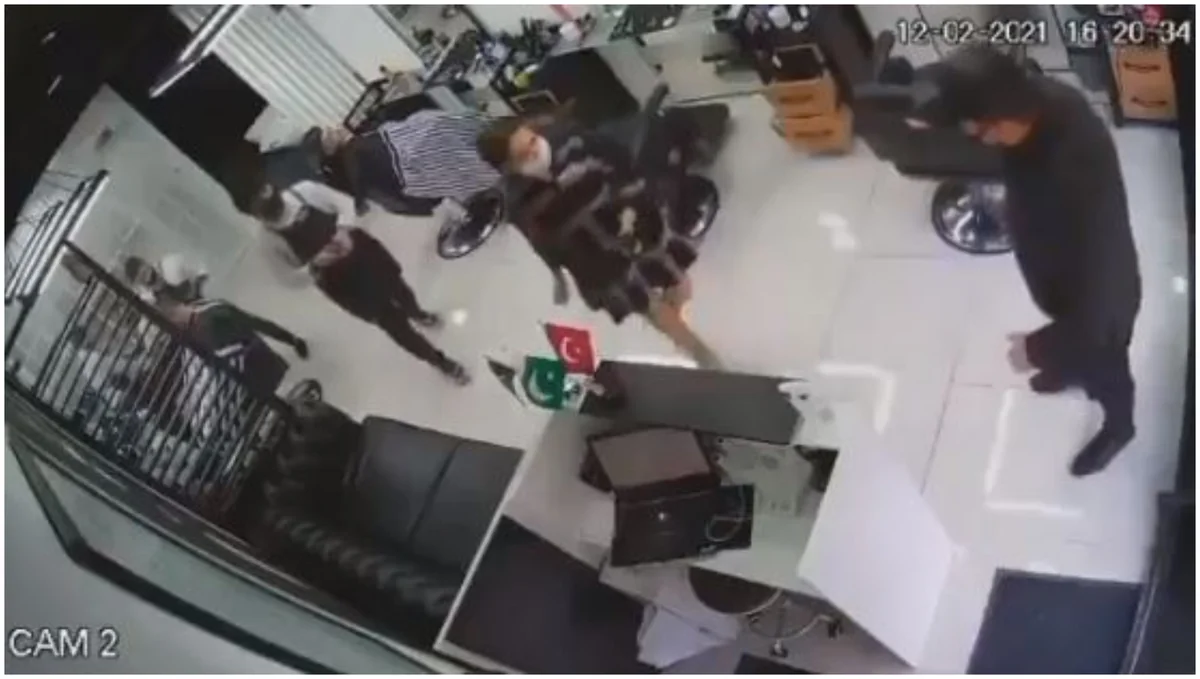 Bakıda qadına qarşı zorakılıq hərəkətləri edən polis işdən çıxarıldı