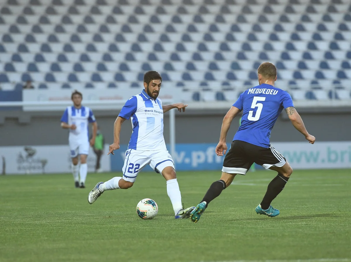 Sabah daha bir futbolçunu göndərdi