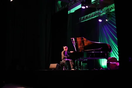 İsfar Sarabski Rumıniyada konsert proqramı ilə çıxış edib