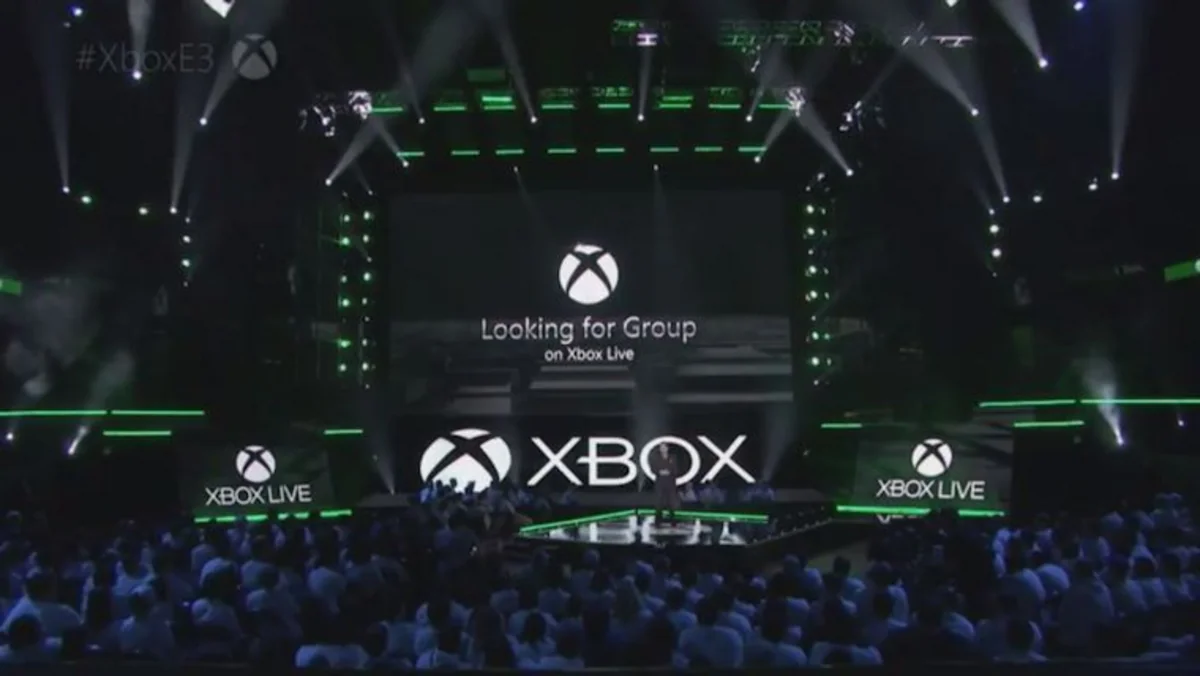 Microsoft yeni oyun konsolunu təqdim edib