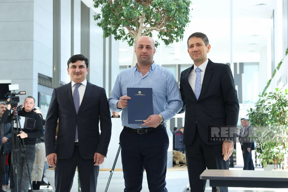 Şəhid ailələri və müharibə ilə əlaqədar əlilliyi olan şəxslərə daha 200 mənzil və fərdi ev verilib