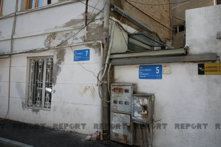 Tbilisidə Mirzə Fətəli Axundov küçəsinə yeni ünvan lövhələri vurulub
