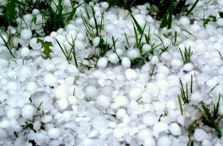 Kəlbəcərə dolu düşüb