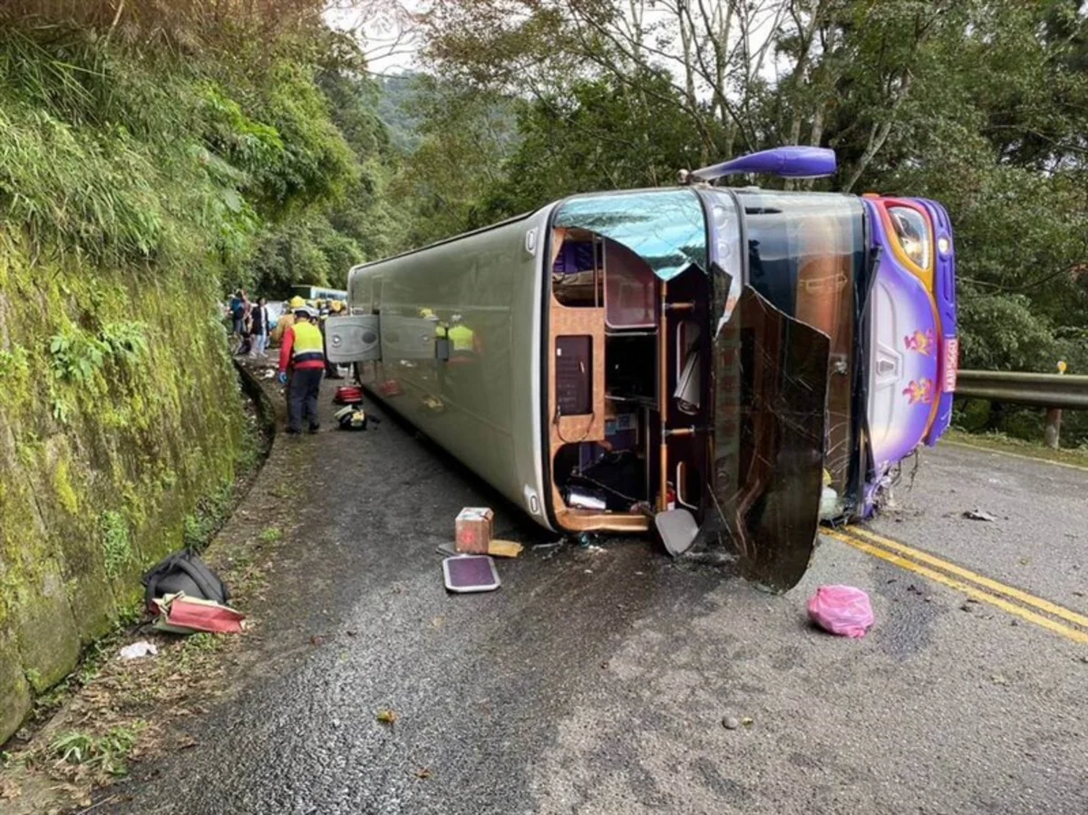 One dead, 38 injured after tour bus overturns in Taiwan