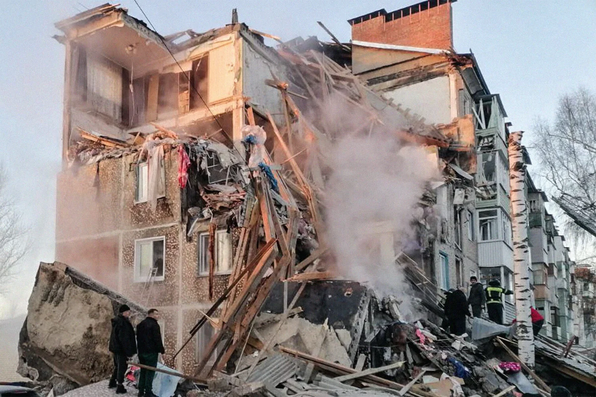 Rusiyada binanın çökməsi nəticəsində 5 nəfər həlak olub