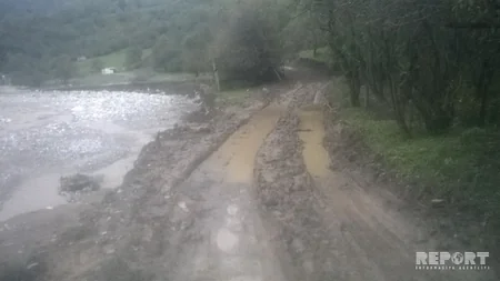 Vəlvələ çayı daşıb, Qubanın 50 məhəlləsinə gediş-gəliş çətinləşib - FOTO