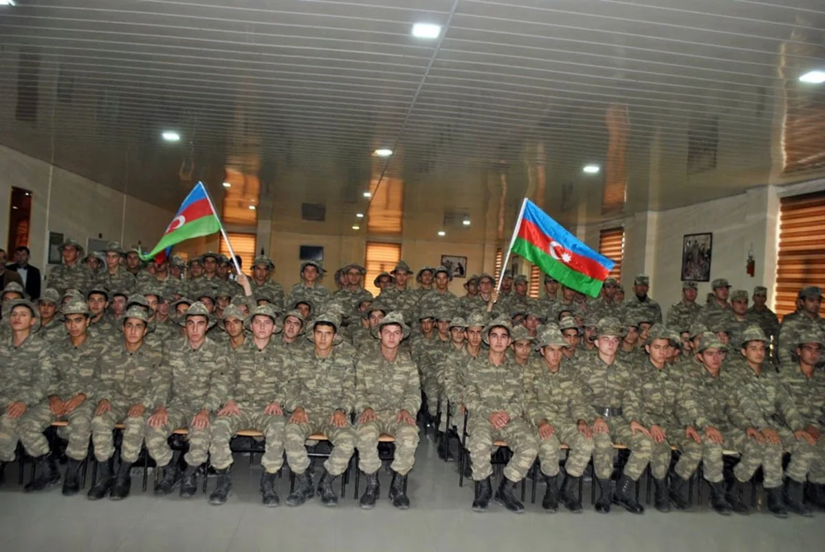 Hərbi qulluqçuların ehtiyata buraxılmasına həsr olunmuş təntənəli mərasim keçirilib