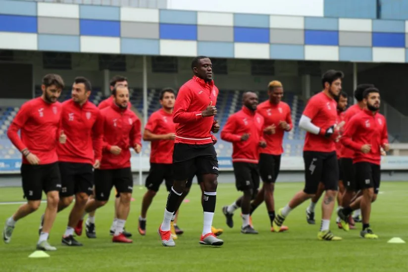“Keşlə” klubu toqolu futbolçu ilə müqavilə bağlayıb