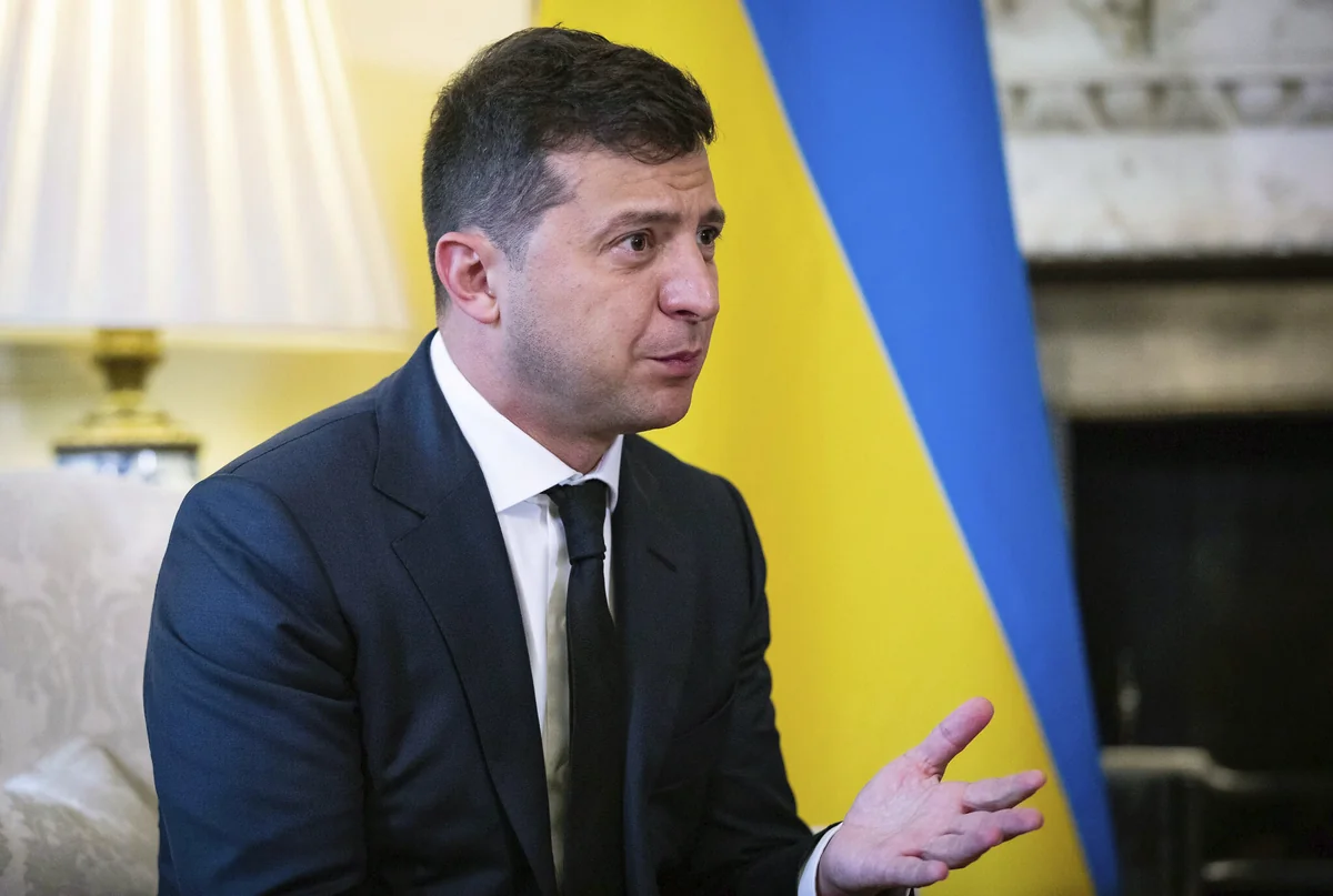 СМИ: Полиция проверяет информацию о минировании офиса президента Украины