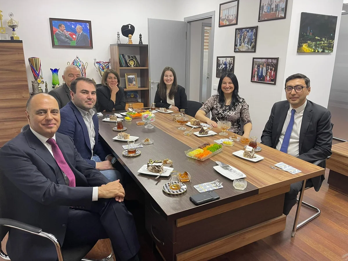 Fərid Qayıbov Məmmədyarovlar ailəsi ilə görüşüb