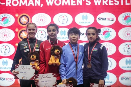 Azərbaycan güləşçiləri Zəfər kubokuunda 22 medal qazanıblar