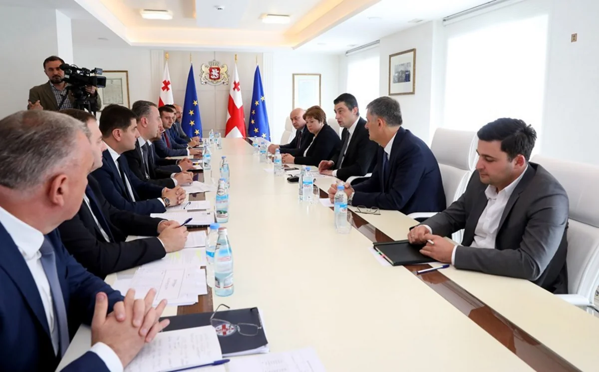Gürcüstanın baş naziri qubernatorlara bölgələrdəki problemləri həll etməyi tapşırıb