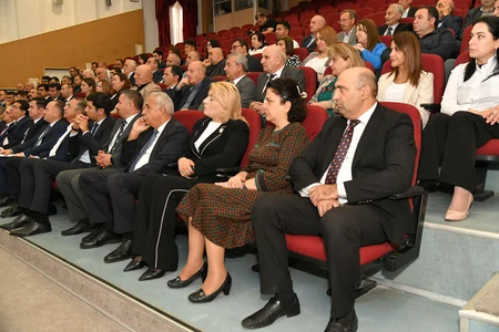 Bakı Mühəndislik Universitetinin yeni rektoru kollektivə təqdim olunub