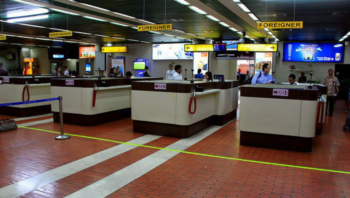 Two airports in Indonesia remain closed due to volcanic eruption