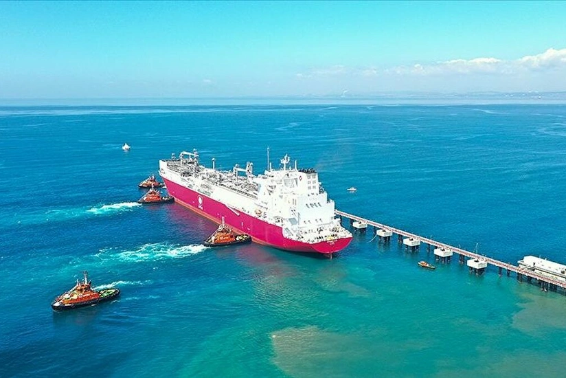 Türkiyənin ilk üzən LNG gəmisi ölkəyə gətirilib