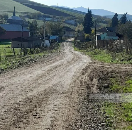 Cəlilabadda mərkəzdən 3 km aralıda yerləşən kəndin yolları bərbad vəziyyətə düşüb
