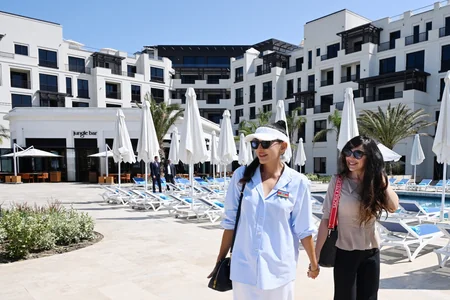 Prezident və Birinci xanım “Sea Breeze”də LANDAU Məktəbinin və “The Grand” apart hotelinin açılışında iştirak ediblər - YENİLƏNİB