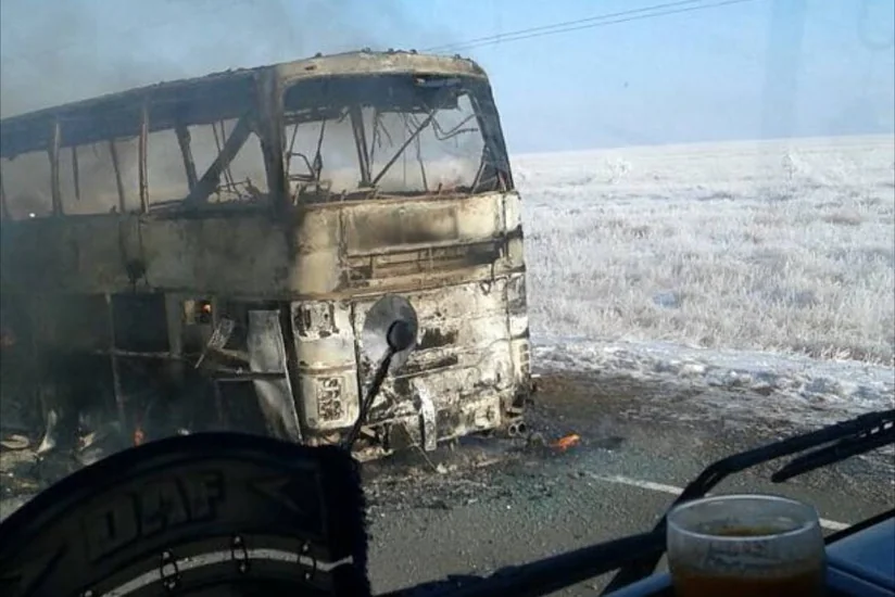 В Казахстане в автобусе сгорели более 50 человек - ВИДЕО