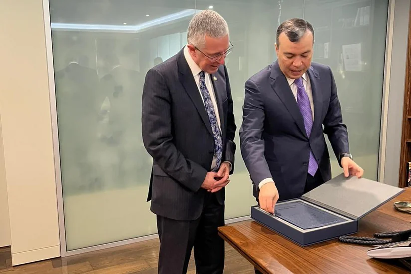 Посол Великобритании встретился с министром труда и соцзащиты населения