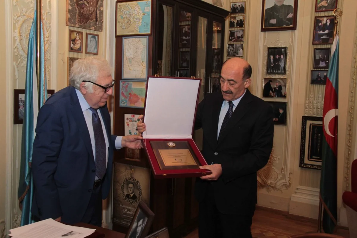 Xalq yazıçısı Anara Prezidentin Fəxri diplomu təqdim edilib