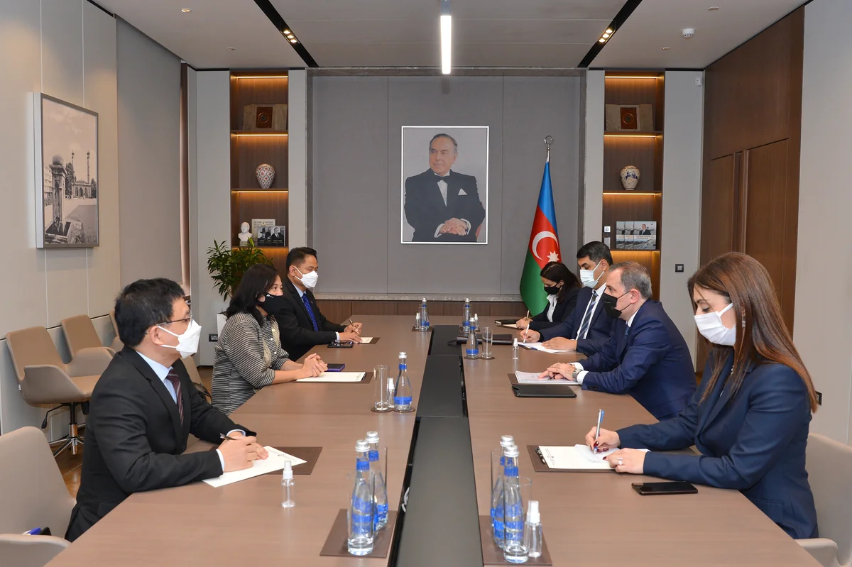 Jeyhun Bayramov receives Finnish, Philippine ambassadors