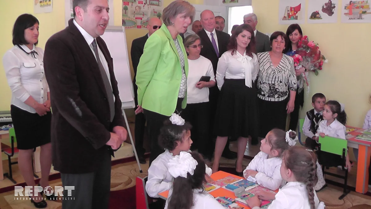 ABŞ səfirinin xanımı Xaçmazda uşaq bağçasının açılışında iştirak edib - FOTO