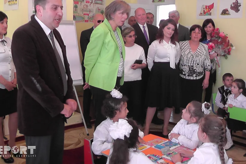 ABŞ səfirinin xanımı Xaçmazda uşaq bağçasının açılışında iştirak edib - FOTO