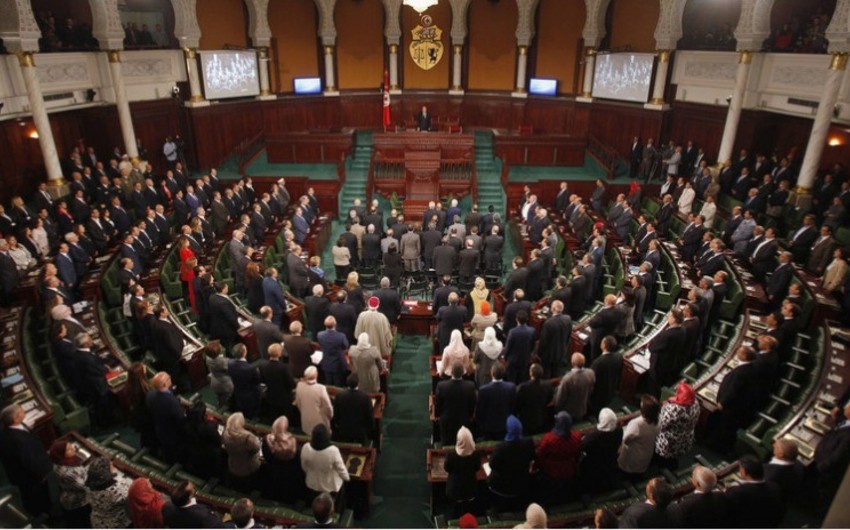 Tunis parlamenti ölkə tarixində ilk dəfə yeni hökuməti təsdiqləməyib